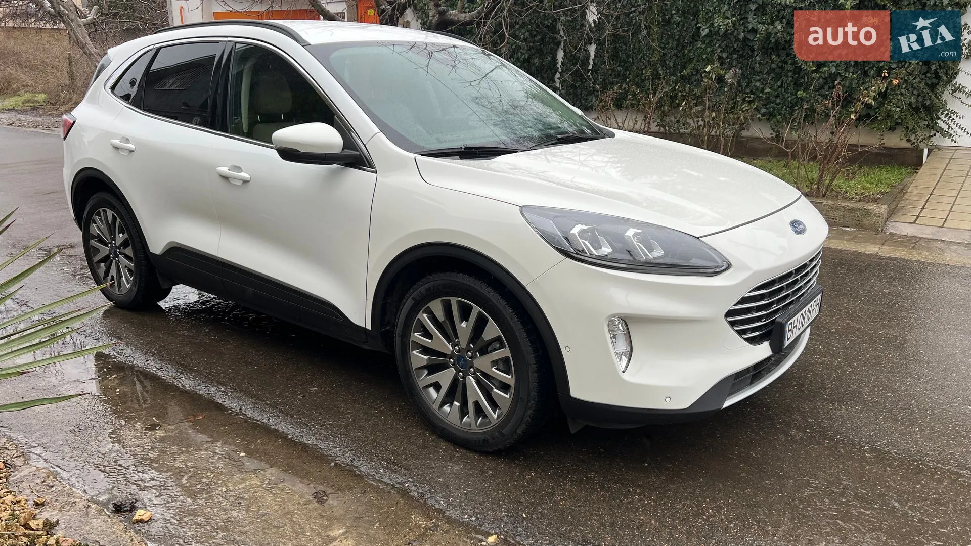 2020 Ford Escape - фото 1