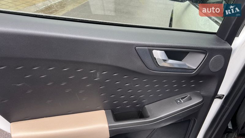 Внедорожник / Кроссовер Ford Escape 2020 в Одессе