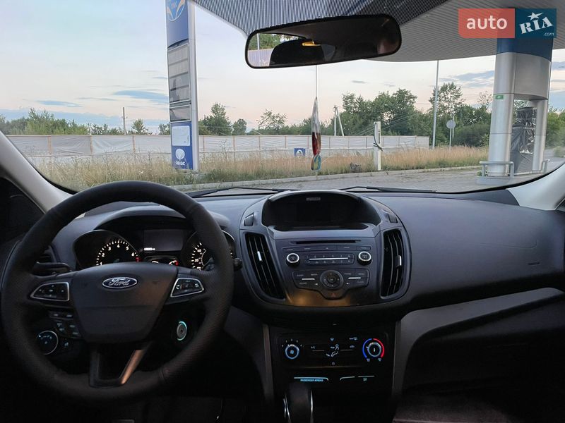 Внедорожник / Кроссовер Ford Escape 2017 в Подгайцах
