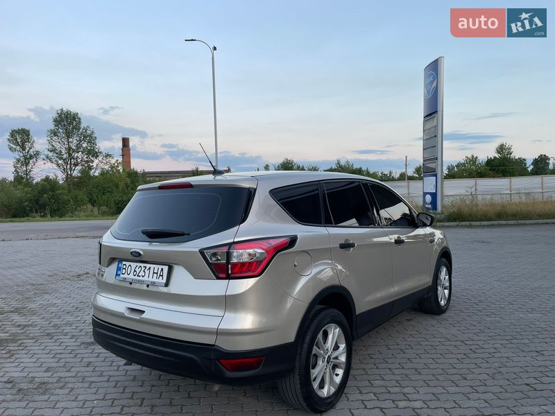 Внедорожник / Кроссовер Ford Escape 2017 в Подгайцах