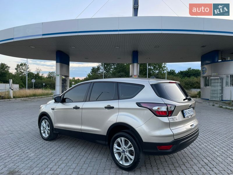 Внедорожник / Кроссовер Ford Escape 2017 в Подгайцах