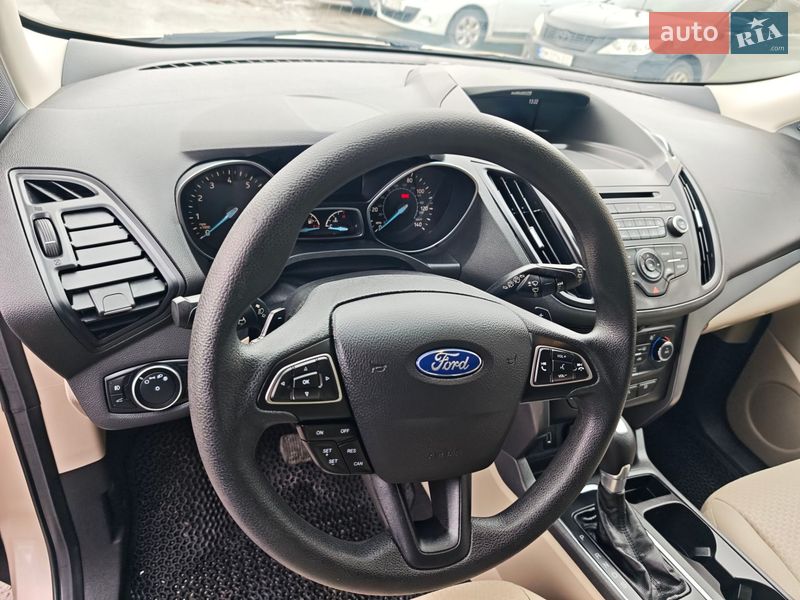 Внедорожник / Кроссовер Ford Escape 2017 в Сумах