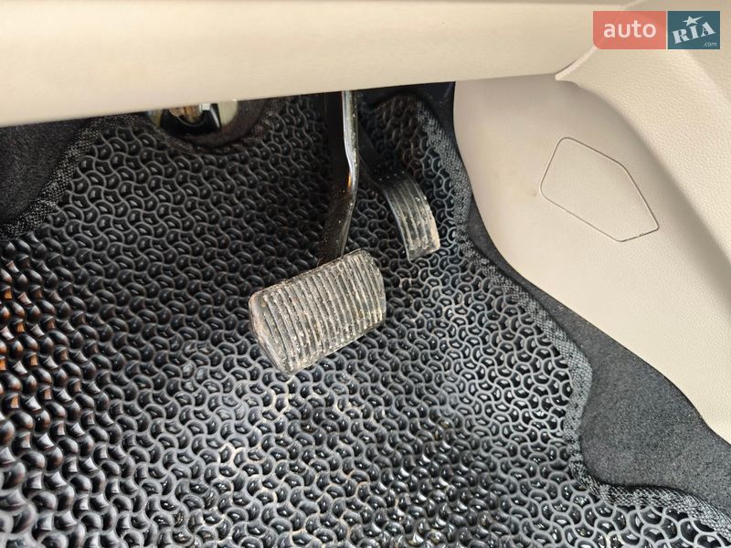 Внедорожник / Кроссовер Ford Escape 2017 в Сумах