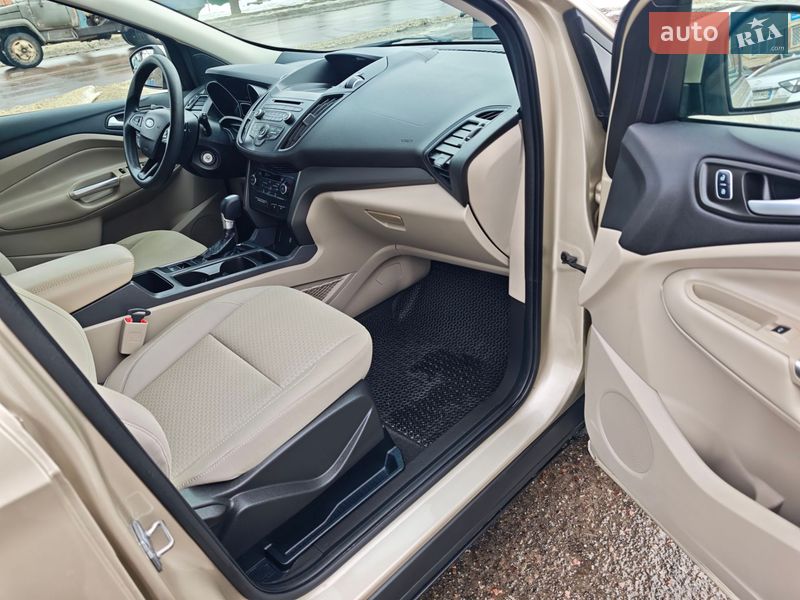 Внедорожник / Кроссовер Ford Escape 2017 в Сумах