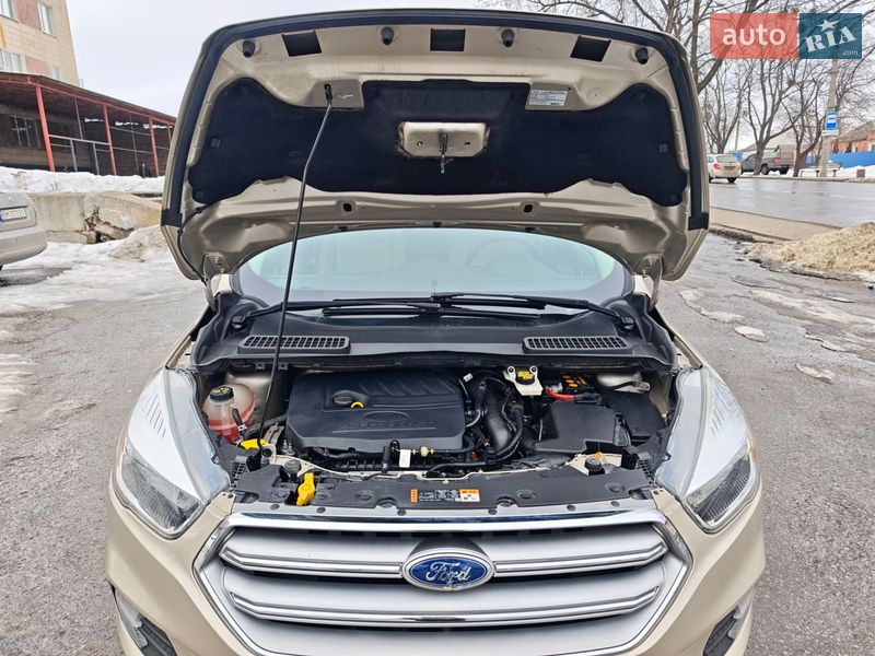 Внедорожник / Кроссовер Ford Escape 2017 в Сумах