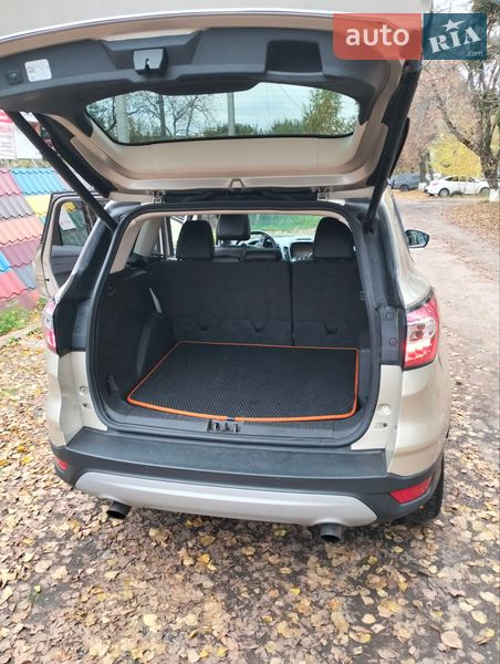 Внедорожник / Кроссовер Ford Escape 2017 в Киеве