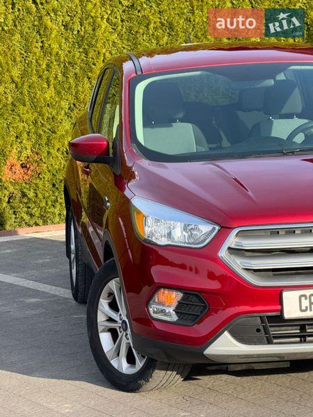 Внедорожник / Кроссовер Ford Escape 2016 в Стрые