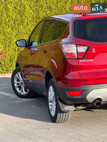 Внедорожник / Кроссовер Ford Escape 2016 в Стрые