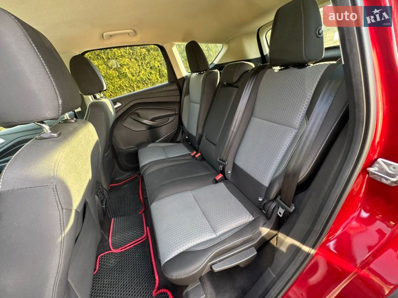 Внедорожник / Кроссовер Ford Escape 2016 в Стрые