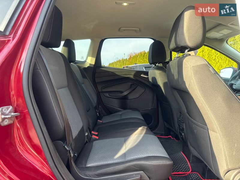 Внедорожник / Кроссовер Ford Escape 2016 в Стрые