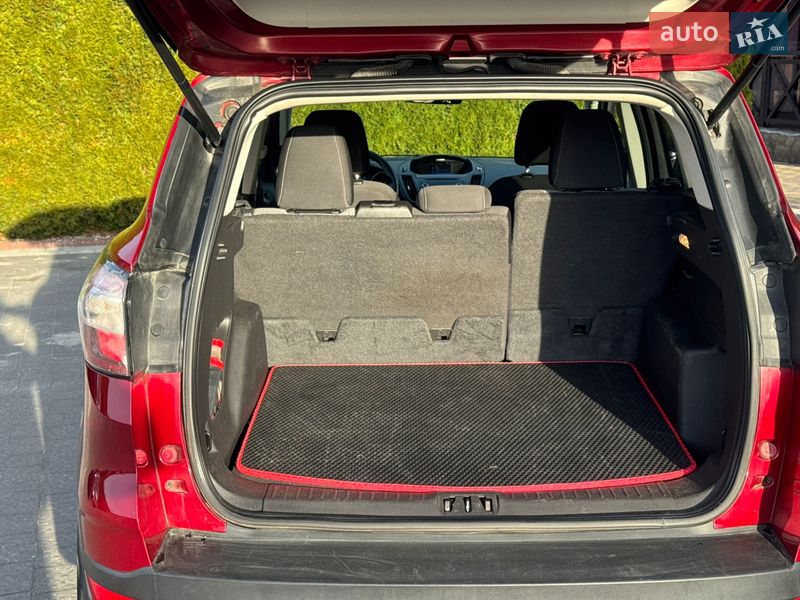 Внедорожник / Кроссовер Ford Escape 2016 в Стрые