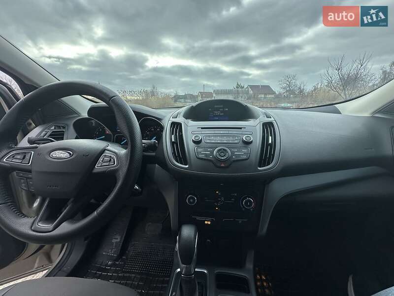 Внедорожник / Кроссовер Ford Escape 2017 в Кременчуге