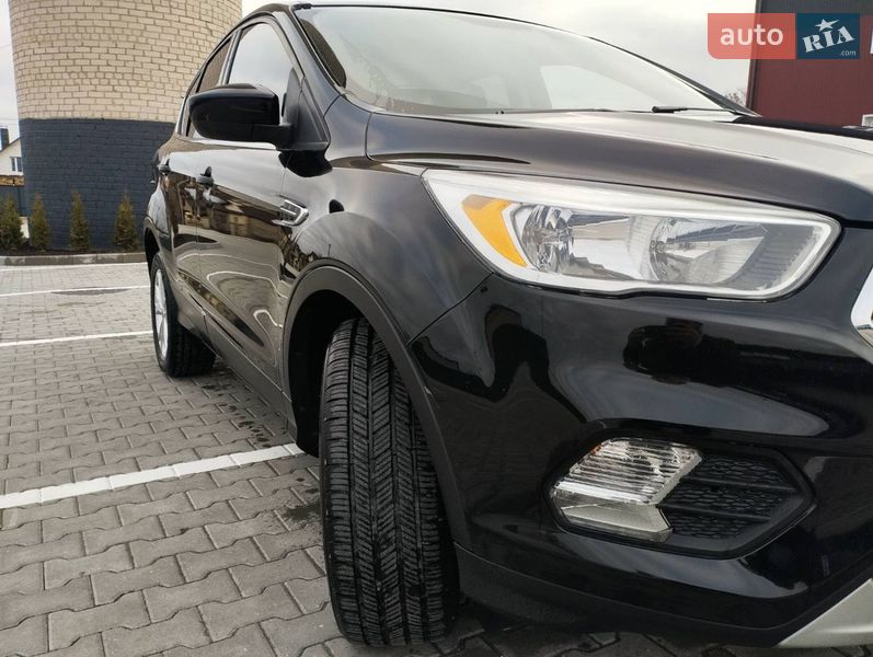 Внедорожник / Кроссовер Ford Escape 2017 в Дубно