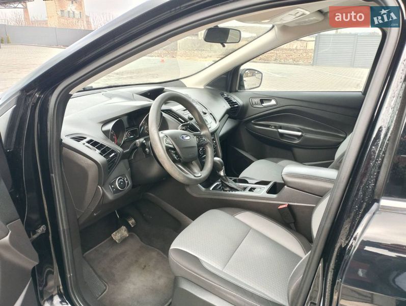 Внедорожник / Кроссовер Ford Escape 2017 в Дубно