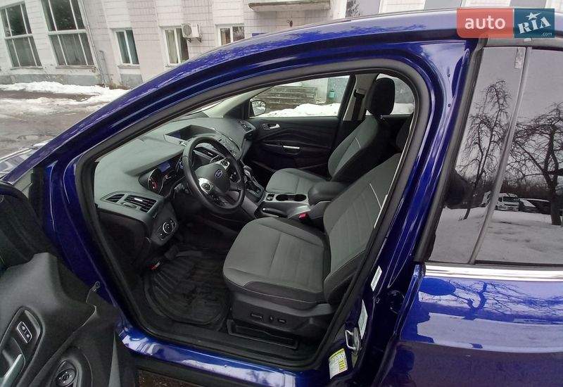 Внедорожник / Кроссовер Ford Escape 2015 в Ровно