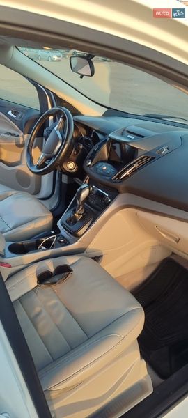 Позашляховик / Кросовер Ford Escape 2015 в Рівному