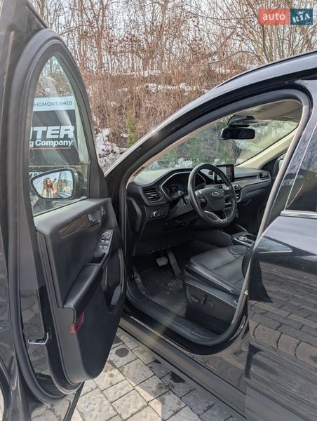 Позашляховик / Кросовер Ford Escape 2020 в Львові