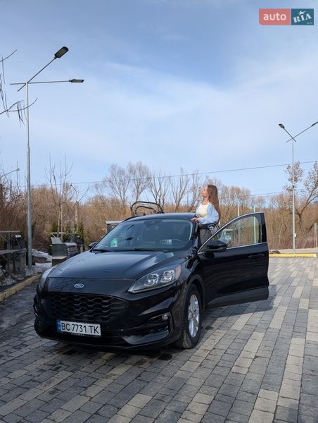 Позашляховик / Кросовер Ford Escape 2020 в Львові