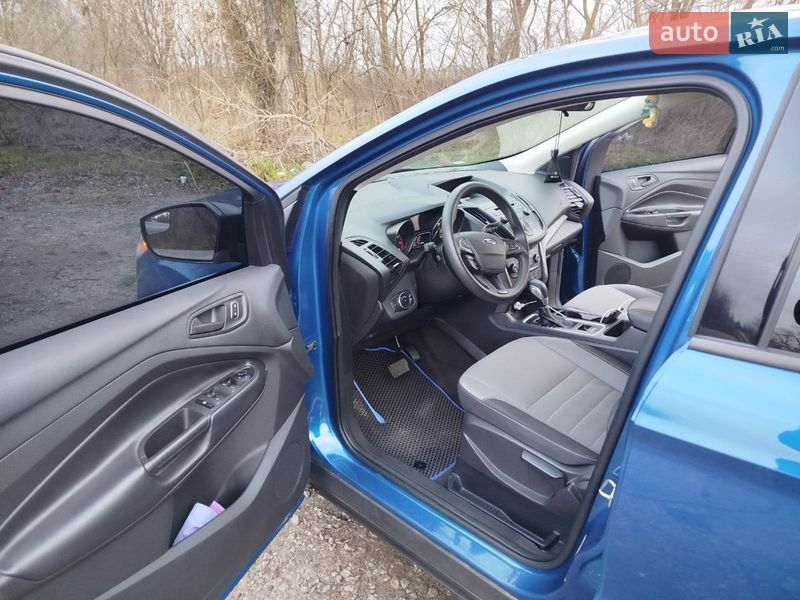 Внедорожник / Кроссовер Ford Escape 2016 в Кременчуге