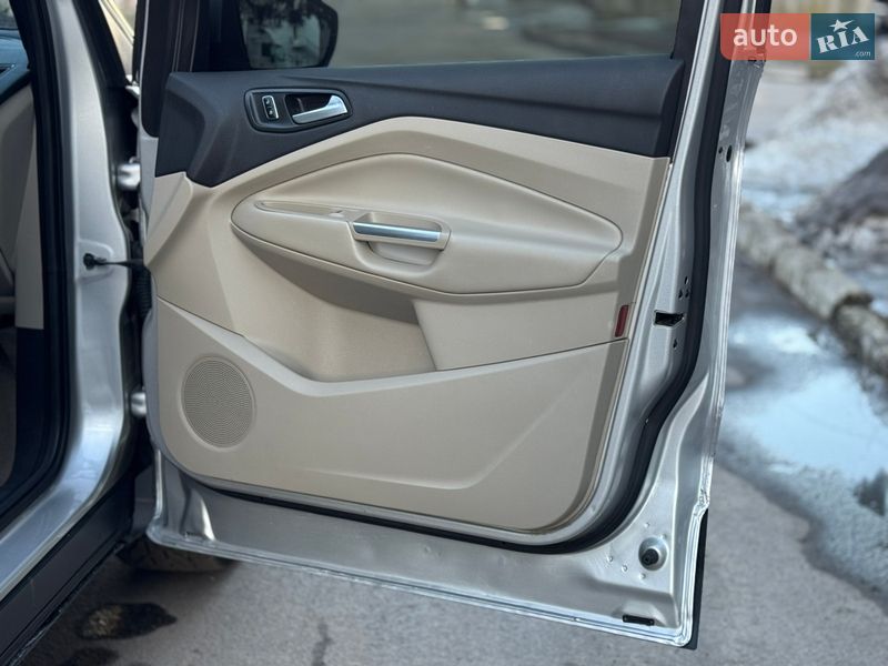 Позашляховик / Кросовер Ford Escape 2016 в Вінниці