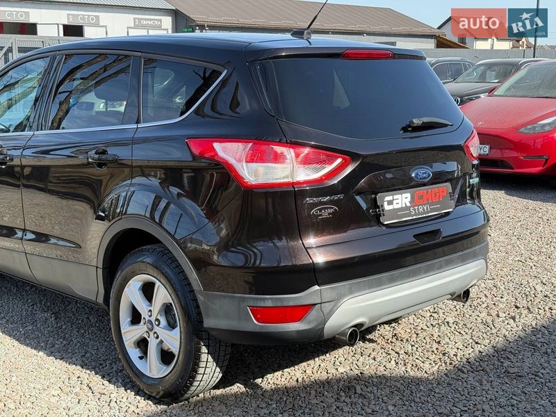 Внедорожник / Кроссовер Ford Escape 2012 в Стрые