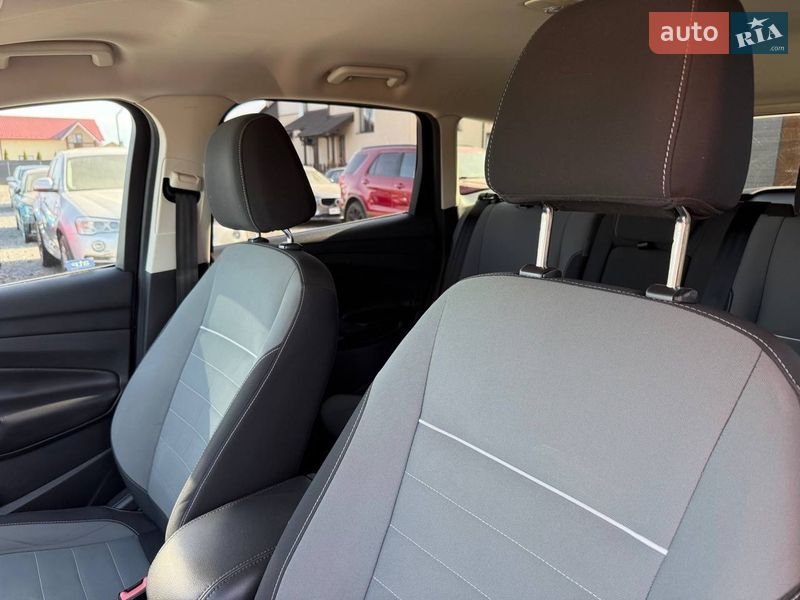 Внедорожник / Кроссовер Ford Escape 2012 в Стрые