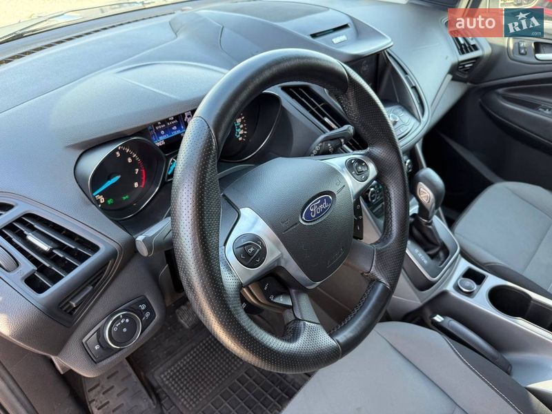 Внедорожник / Кроссовер Ford Escape 2012 в Стрые