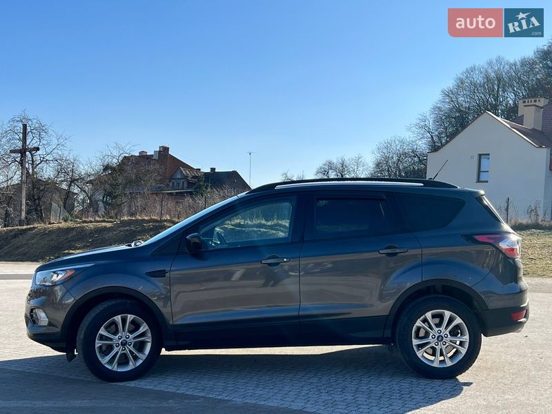 Внедорожник / Кроссовер Ford Escape 2018 в Львове