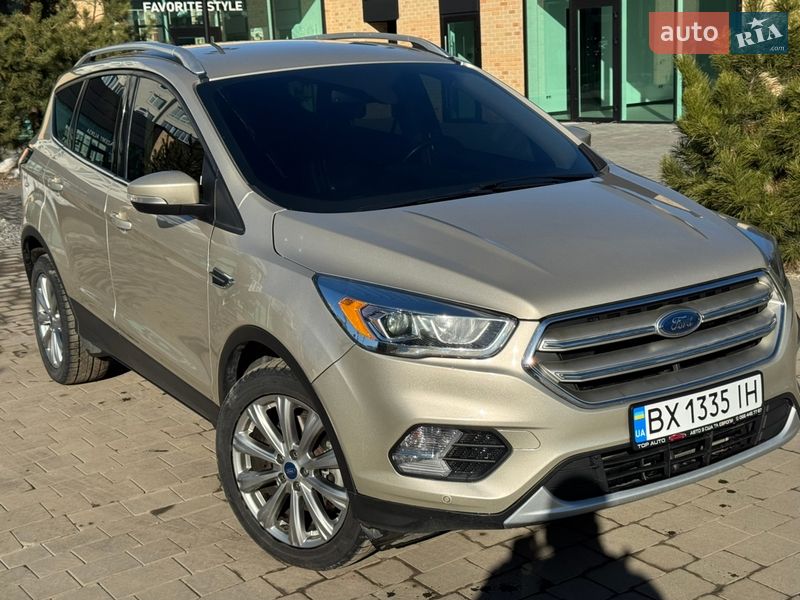 Внедорожник / Кроссовер Ford Escape 2017 в Хмельницком