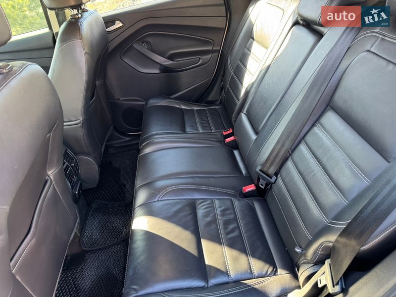 Внедорожник / Кроссовер Ford Escape 2017 в Хмельницком