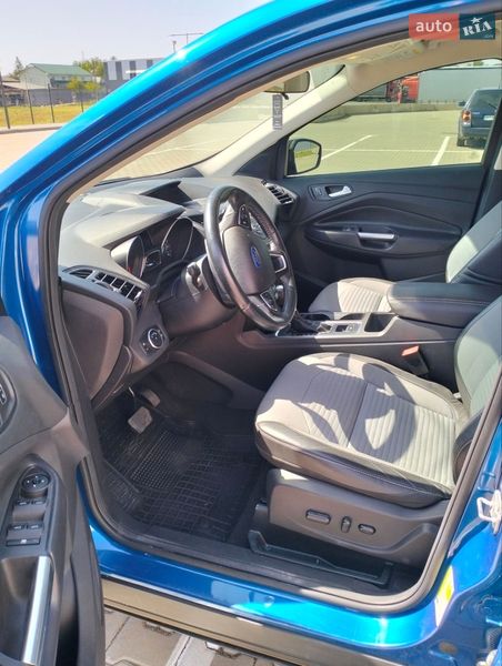 Позашляховик / Кросовер Ford Escape 2016 в Івано-Франківську
