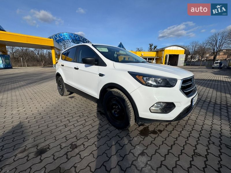 Внедорожник / Кроссовер Ford Escape 2019 в Ровно