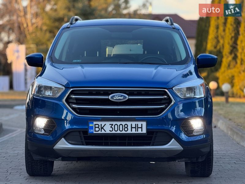 Внедорожник / Кроссовер Ford Escape 2016 в Сарнах
