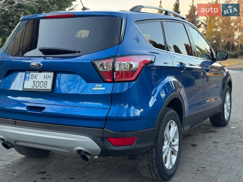 Внедорожник / Кроссовер Ford Escape 2016 в Сарнах