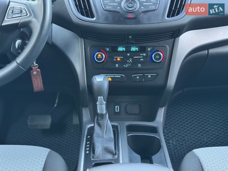 Внедорожник / Кроссовер Ford Escape 2016 в Сарнах