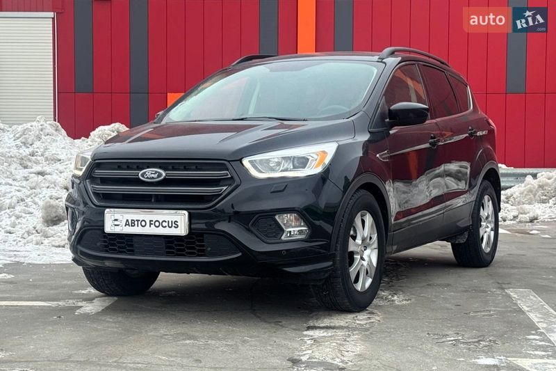 Внедорожник / Кроссовер Ford Escape 2017 в Киеве