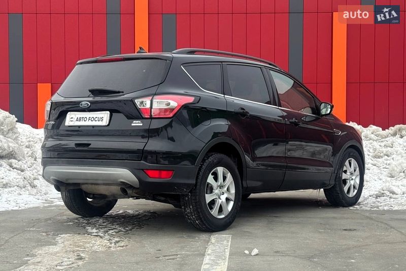Внедорожник / Кроссовер Ford Escape 2017 в Киеве