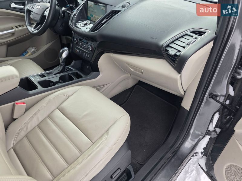 Позашляховик / Кросовер Ford Escape 2017 в Умані