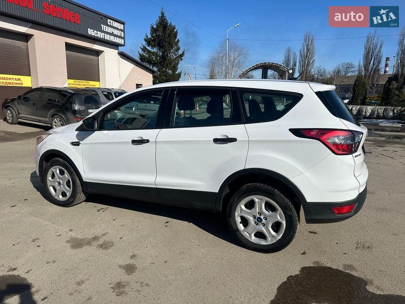 Внедорожник / Кроссовер Ford Escape 2017 в Сумах