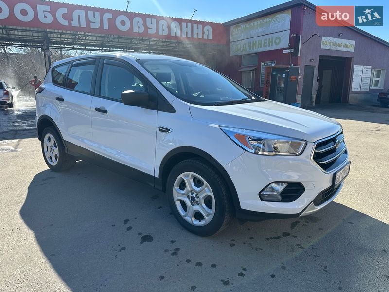 Внедорожник / Кроссовер Ford Escape 2017 в Сумах