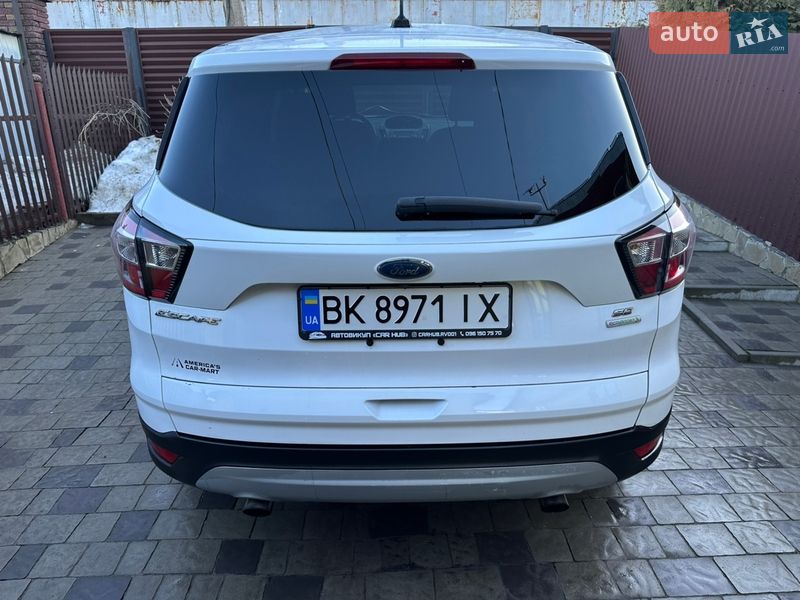 Позашляховик / Кросовер Ford Escape 2017 в Рівному