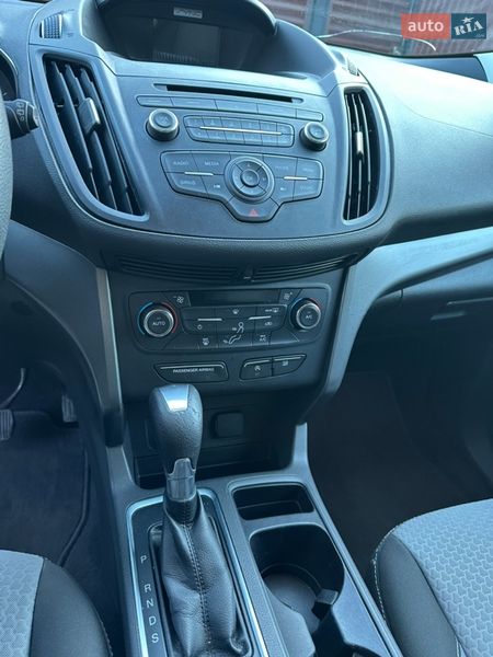 Позашляховик / Кросовер Ford Escape 2017 в Рівному