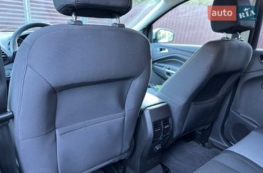 Внедорожник / Кроссовер Ford Escape 2017 в Ровно