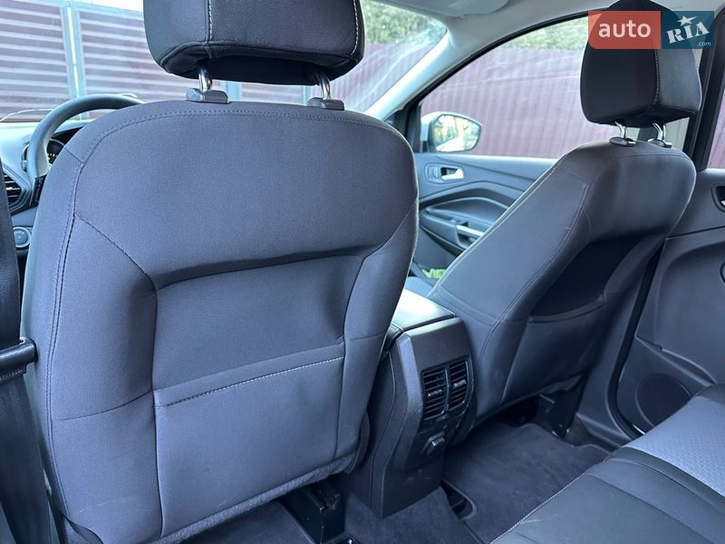 Позашляховик / Кросовер Ford Escape 2017 в Рівному