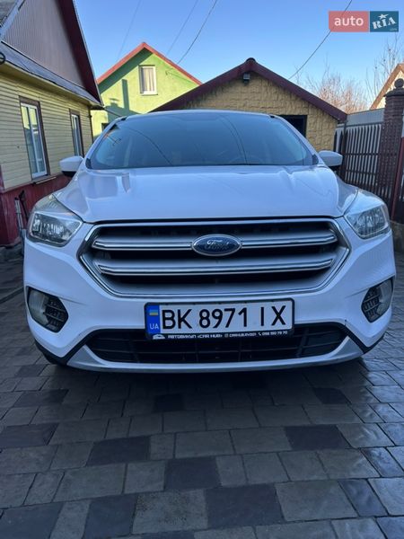 Позашляховик / Кросовер Ford Escape 2017 в Рівному