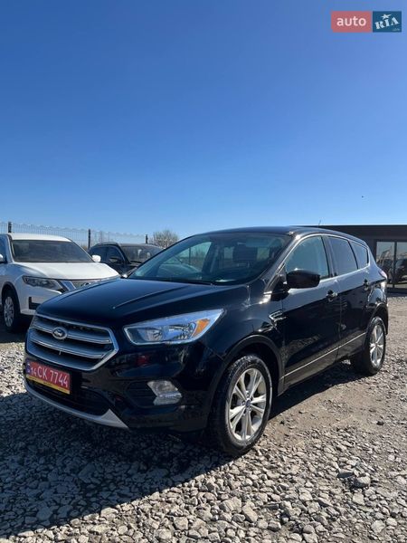 Внедорожник / Кроссовер Ford Escape 2017 в Львове