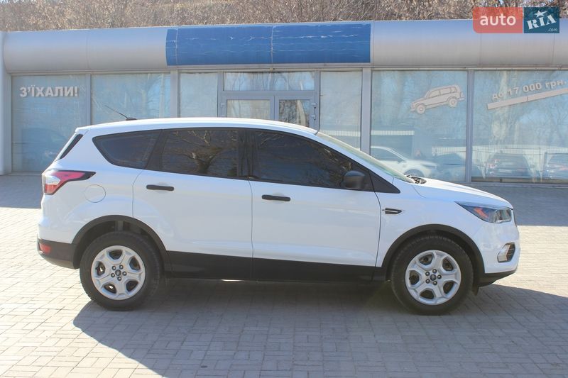 Внедорожник / Кроссовер Ford Escape 2017 в Днепре