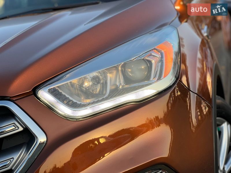 Позашляховик / Кросовер Ford Escape 2017 в Стрию