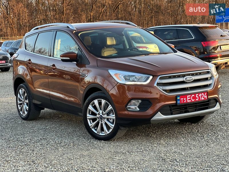 Позашляховик / Кросовер Ford Escape 2017 в Стрию