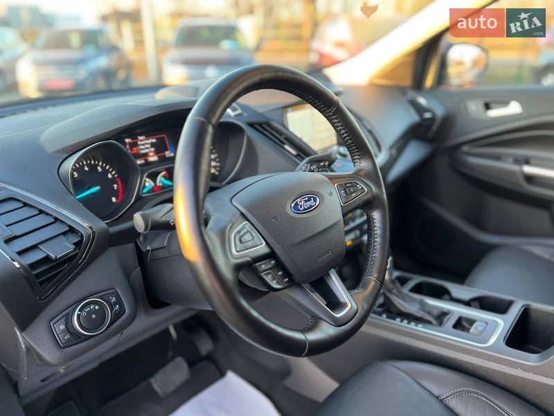 Позашляховик / Кросовер Ford Escape 2017 в Стрию